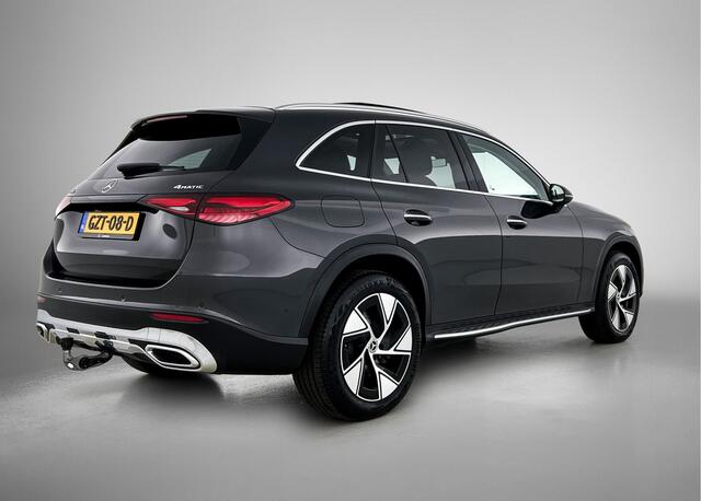 Mercedes-Benz GLC-KLASSE 300 e 4MATIC Luxury Line Panorama-Schuifkanteldak | Trekhaak | Sfeerverlichting | Ledkoplampen | Stoelverwaming Inclusief 24 maanden Mercedes-Benz Certified garantie voor Europa.