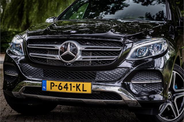 Mercedes-Benz GLE-KLASSE 500 e 4MATIC AMG Line Panorama Airmatic Harman Kardon 360 Camera