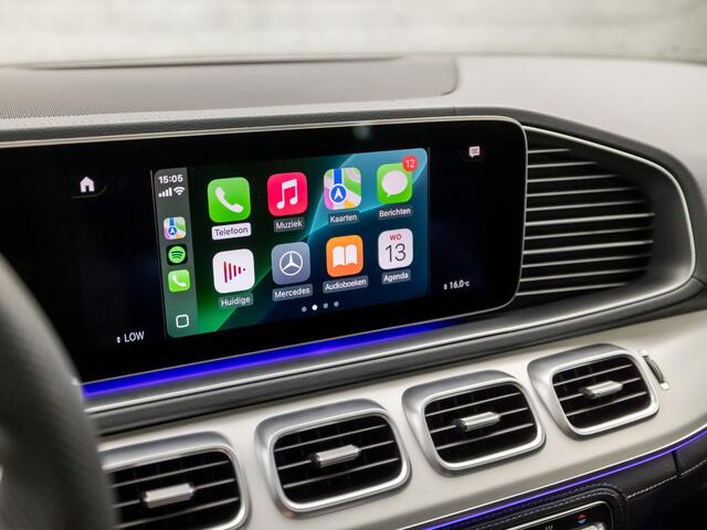 Mercedes-Benz GLE-KLASSE Coupé 350 e 4MATIC AMG 334Pk Automaat (PANORAMADAK, SFEERVERLICHTING, AMG SPORTSTUUR, LEDER/ALCANTARA, TREEPLANKEN, STUUR/STOELVERWARMING, ADAPTIVE CRUISE, APPLE CARPLAY, NIEUWSTAAT)