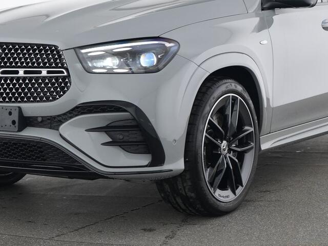 Mercedes-Benz GLE-KLASSE 400 e 4MATIC AMG Plug-In Hybride AMG Line | Night Pakket | Panoramadak | Head-up-Display | Trekhaak | AC en DC Laden | Distronic. Inclusief 24 maanden MB Certified garantie voor Europa.