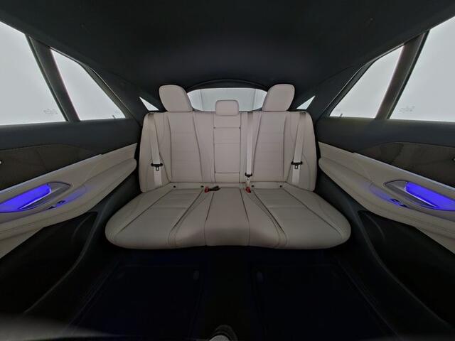 Mercedes-Benz GLE-KLASSE Coupé 400 e 4MATIC AMG Plug-In Hybride AMG Premium Plus | Night Pakket | Panorama Schuif-Kanteldak | Airmatic | 22 Inch AMG Velgen. Inclusief 24 maanden MB Certified garantie voor Europa.