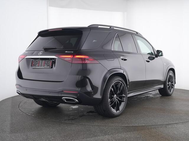 Mercedes-Benz GLE-KLASSE 400 e 4MATIC AMG Nightpakket Plug-In Hybride | Panoramadak | Airmatic | Trekhaak | Burmester® | 360° Camera | Stuur en Stoelverwarming | Inclusief 24 maanden Mercedes-Benz Certified garantie voor Europa.