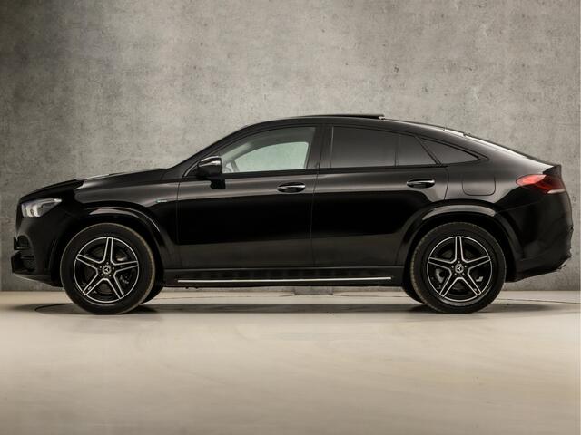Mercedes-Benz GLE-KLASSE Coupé 350 e AMG 4MATIC 334Pk Automaat (PANORAMADAK, APPLE CARPLAY, LUCHTVERING, MEMORY SEATS, STOELKOELING, SFEERVERLICHTING, TREEPLANKEN, MULTIBEAM LED, ADAPTIVE CRUISE, TREKHAAK, 360 CAMERA, NIEUWSTAAT)