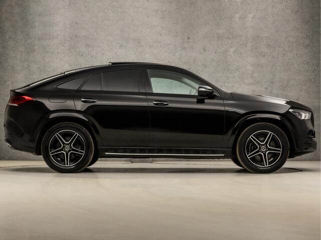 Mercedes-Benz GLE-KLASSE Coupé 350 e AMG 4MATIC 334Pk Automaat (PANORAMADAK, APPLE CARPLAY, LUCHTVERING, MEMORY SEATS, STOELKOELING, SFEERVERLICHTING, TREEPLANKEN, MULTIBEAM LED, ADAPTIVE CRUISE, TREKHAAK, 360 CAMERA, NIEUWSTAAT)