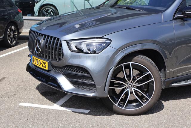 Mercedes-Benz GLE-KLASSE 580 4MATIC Premium Plus V8 I Luchtvering AIRMATIC I Panoramadak I 360 camera I Stoelverwarming- ventilatie I Memory pakket I Lederen bekleding I I Carbon sierdelen I 22' velgen I Keyless Go l DISTRONIC l