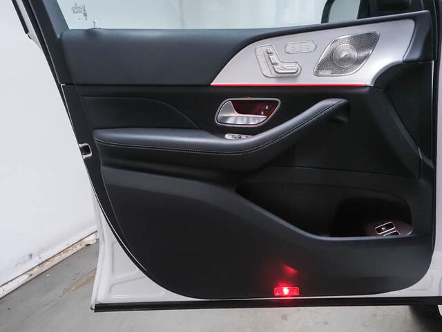 Mercedes-Benz GLE-KLASSE 400 e 4MATIC AMG Plug-In Hybride AMG Line | Night Pakket | 21 Inch AMG Velgen | Trekhaak | Panorama Schuif-Kanteldak | Stuur en Stoelverwarming. Inclusief 24 maanden Mercedes-Benz Certified garantie voor Europa.