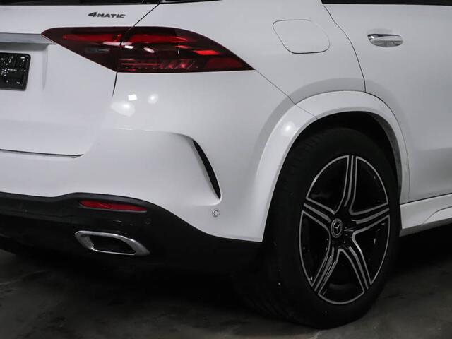 Mercedes-Benz GLE-KLASSE 400 e 4MATIC AMG Plug-In Hybride AMG Line | Night Pakket | 21 Inch AMG Velgen | Trekhaak | Panorama Schuif-Kanteldak | Stuur en Stoelverwarming. Inclusief 24 maanden Mercedes-Benz Certified garantie voor Europa.