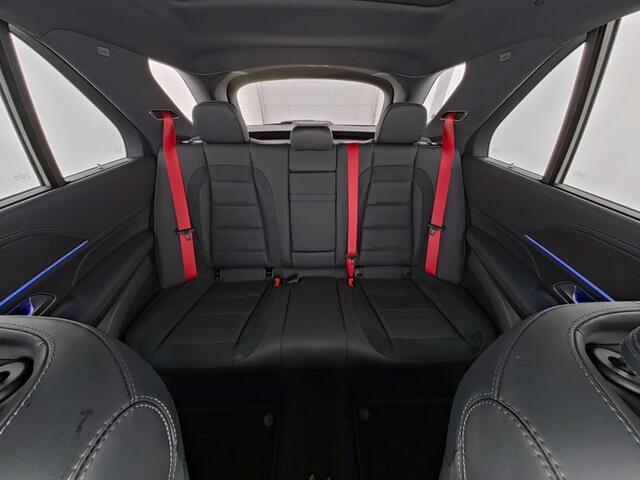 Mercedes-Benz GLE-KLASSE Mercedes-AMG 53 Hybrid 4MATIC+ Premium Plus Trekhaak | 22 AMG Velgen | Panorama Schuif-Kanteldak | AMG Performance stuur | Lederen Bekleding. Inclusief 24 maanden Mercedes-Benz Certified garantie voor Europa.