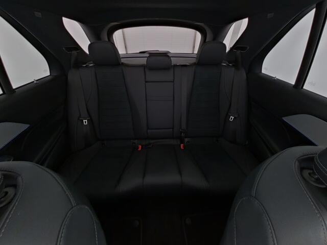 Mercedes-Benz GLE-KLASSE 400 e 4MATIC AMG Plug-In Hybride Trekhaak | AMG Line | Night Pakket | Airmatic | Panorama Schuif-Kanteldak | Memory Voorstoelen. Inclusief 24 maanden Mercedes-Benz Certified garantie voor Europa.