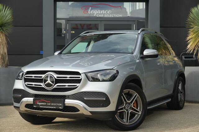 Mercedes-Benz GLE-KLASSE 350 e 4MATIC | 334PK | Plug-in Hybrid | NAV | Camera | Stoelverwarming | Leder De Mercedes-Benz GLE 350 e biedt met zijn 4MATIC vierwielaandrijving veel comfort en zekerheid onderweg en beschikt bovendien over een maximaal trekgewicht van maar liefst 2.700 kg. De combin