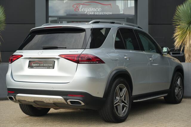 Mercedes-Benz GLE-KLASSE 350 e 4MATIC | 334PK | Plug-in Hybrid | NAV | Camera | Stoelverwarming | Leder De Mercedes-Benz GLE 350 e biedt met zijn 4MATIC vierwielaandrijving veel comfort en zekerheid onderweg en beschikt bovendien over een maximaal trekgewicht van maar liefst 2.700 kg. De combin