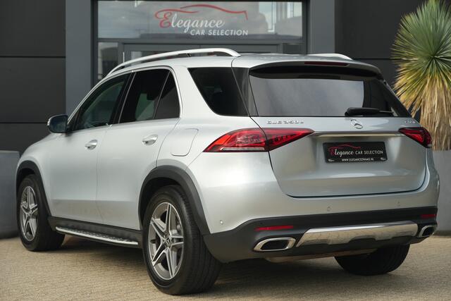 Mercedes-Benz GLE-KLASSE 350 e 4MATIC | 334PK | Plug-in Hybrid | NAV | Camera | Stoelverwarming | Leder De Mercedes-Benz GLE 350 e biedt met zijn 4MATIC vierwielaandrijving veel comfort en zekerheid onderweg en beschikt bovendien over een maximaal trekgewicht van maar liefst 2.700 kg. De combin