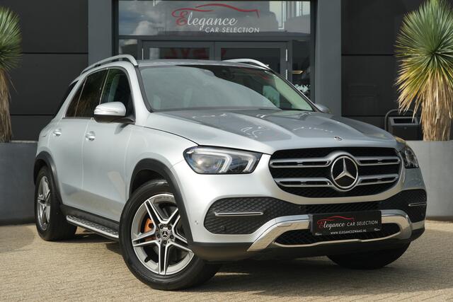 Mercedes-Benz GLE-KLASSE 350 e 4MATIC | 334PK | Plug-in Hybrid | NAV | Camera | Stoelverwarming | Leder De Mercedes-Benz GLE 350 e biedt met zijn 4MATIC vierwielaandrijving veel comfort en zekerheid onderweg en beschikt bovendien over een maximaal trekgewicht van maar liefst 2.700 kg. De combin