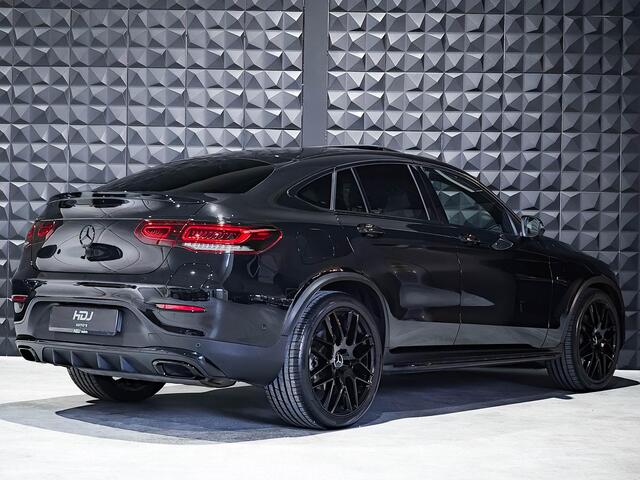 Mercedes-Benz Glc Coupé 300e 4M AMG | Schuifd. | Luchtv. | All Black | 21" | Topv. | High Perf. Li. | Side |