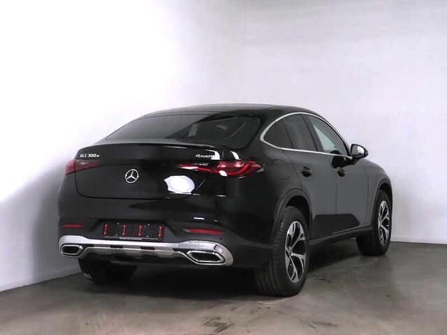 Mercedes-Benz Glc Coupé 300 e 4MATIC Plug-In Hybride Panorama Schuif-Kanteldak | Trekhaak | Memory Pakket | Stoel en Stuurverwarming. Inclusief 24 maanden MB Certified garantie voor Europa.