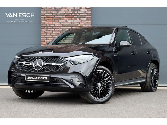 Mercedes-Benz Glc Coupé 300e 4MATIC AMG Line | Distronic | Panoramadak | Trekhaak | Digital Light | Verwarmd Stuurwiel | Dodehoekassistent | Leder | Surround Camera | Nightpakket |