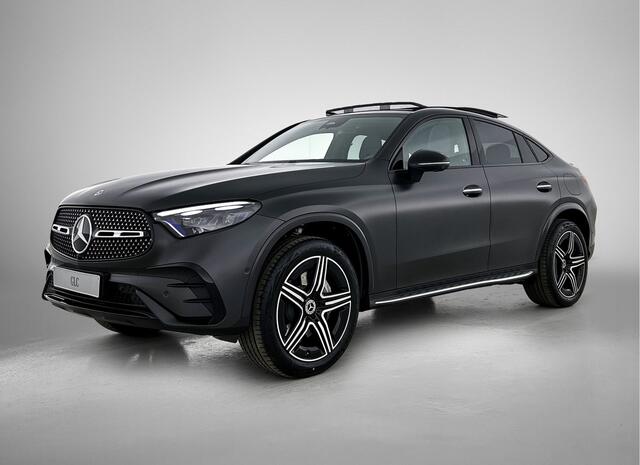 Mercedes-Benz Glc Coupé 300 e 4MATIC Sport Edition | Premium | Winterpakket | Nightpakket | Treeplanken in aluminiumlook | Trekhaak | Stoelventilatie/- verwarming | AMG spoiler | Panoramaschuifdak |