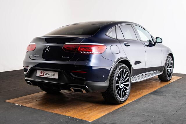 Mercedes-Benz Glc Coupé 300e 4MATIC Coupe AMG Line interieur/exterieur - Nightpakket -AIR BODY CONTROL - Treeplanken - Stoelverwarming voor - Sfeerverlichting - Spiegelpakket - Getinte ruiten -