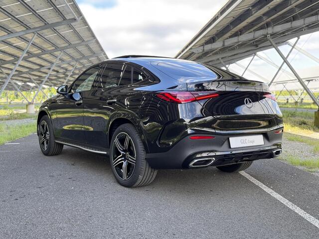 Mercedes-Benz Glc Coupé 300e 4MATIC Business Solution AMG | Night | Panoramaschuifdak | Premium Pakket | Digital light | Treeplanken | Trekhaak |