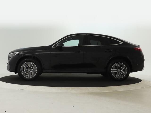 Mercedes-Benz Glc Coupé 300 e 4Matic AMG Plug-In Hybride | Trekhaak | Sfeerverlichting | Car Play | Parkeerpakket met Camera | Stuur en Stoelverwarming | Inclusief 24 maanden Mercedes-Benz Certified garantie voor Europa.