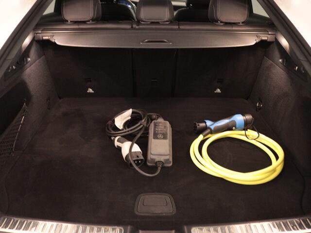 Mercedes-Benz Glc Coupé 300e 4MATIC Business Solution AMG Inclusief 24 maanden MB Certified garantie voor Europa.