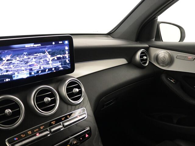 Mercedes-Benz Glc Coupé 300e 4MATIC Business Solution AMG Inclusief 24 maanden MB Certified garantie voor Europa.