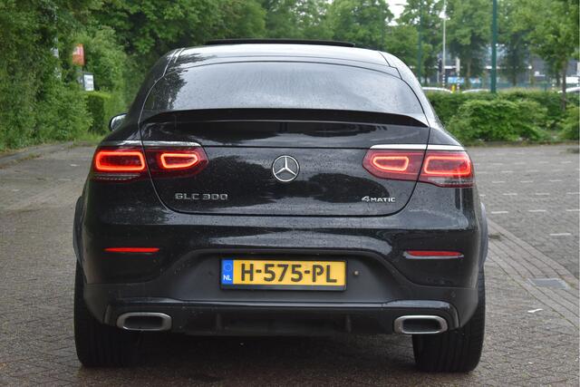 Mercedes-Benz Glc Coupé 300 4MATIC Premium Plus AMG | Facelift | 360 gr.camera | Open dak | Burmester | Sfeerverl | Elekt.stoelen mem. | Elekt.haak | Full LED