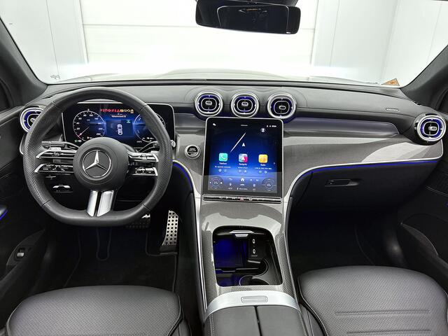 Mercedes-Benz Glc Coupé 300 e 4MATIC AMG Plug-In Hybride multispaaks lichtymetalen velgen | Navigatie | Treeplanken | Parking support met camera | Inclusief 24 maanden MB Certified garantie voor Europa.