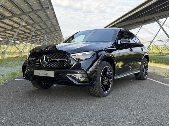 Mercedes-Benz Glc Coupé 300e 4MATIC Business Solution AMG | Night | Panoramadak | Trekhaak | Nappaleer | Stoelventilatie | Sfeerverlichting | 360 camera | Digital light |