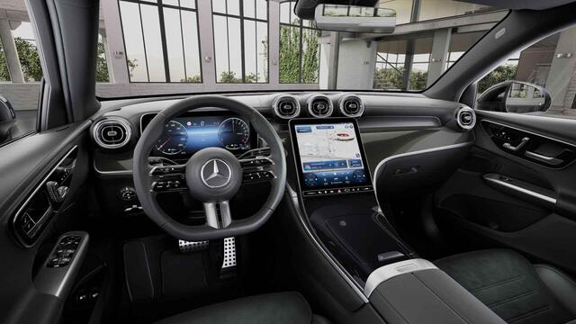 Mercedes-Benz Glc Coupé 300e 4MATIC Business Solution AMG | Panoramaschuifdak | Trekhaak | Treeplanken | Matrix led |