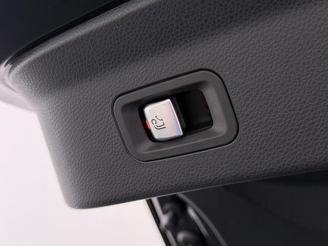 Mercedes-Benz Glc Coupé 300e 4Matic AMG // Trekhaak // Burmester // Digitaal Dashbord // Carplay // Nightpakket // Alarm