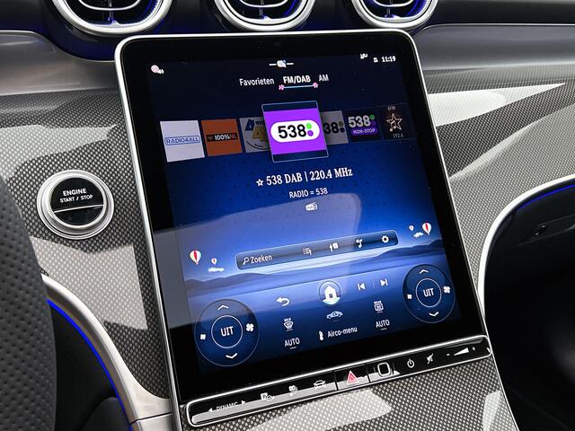 Mercedes-Benz Glc Coupé 400e 4MATIC Business Solution AMG | Premium Plus | Winterpakket | Techniekpakket | Nightpakket | Rijassistentiepakket Plus | Trekhaak | AMG spoiler | Panoramaschuifdak | Treeplanken in aluminiumlook | Middenconsole metaalstructuur | 20" multispaaks lichtmetalen AMG velgen |