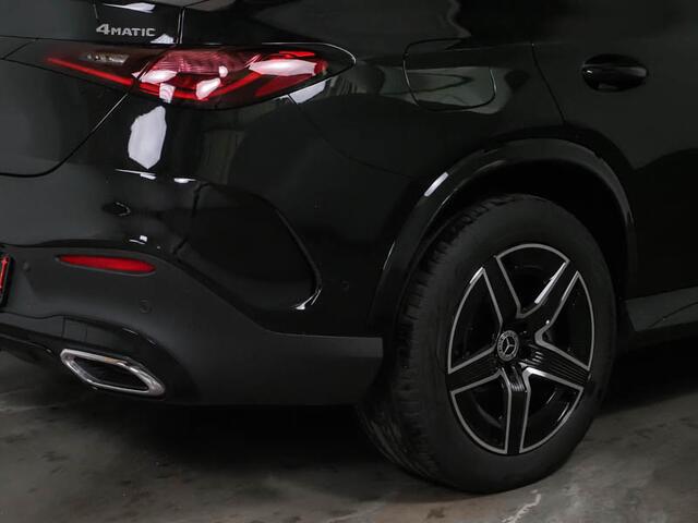 Mercedes-Benz Glc Coupé 300 e 4MATIC AMG Plug-In Hybride AMG Line | Night Pakket | Panorama Schuif-Kanteldak | Trekhaak | Parkeerpakket met 360°-camera \ Inclusief 24 maanden Mercedes-Benz Certified garantie voor Europa.