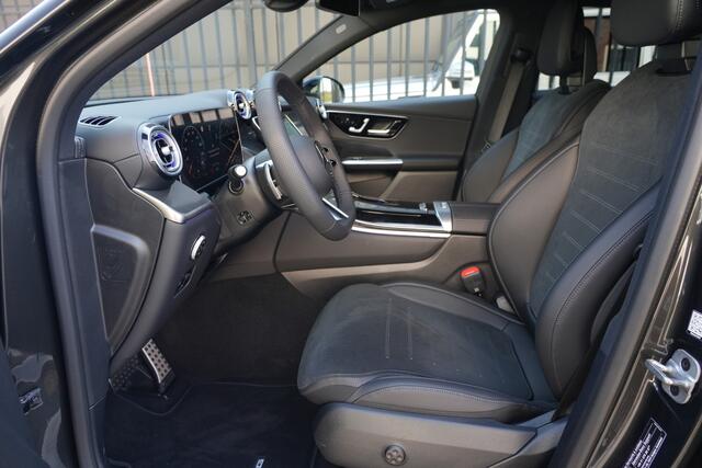 Mercedes-Benz Glc Coupé 300e 4MATIC AMG Line Plus | 313PK | Navi | Stoelverwarming | Camera | 20" | Mercedes-Benz GLC Coupé 300e AMG Line Plus 313 PK Plug-in Hybrid met 2.0 viercilinder, navigatie, stoelverwarming, achteruitrijcamera, adaptieve cruise control, Premium Plus-pakket, Matrix LE