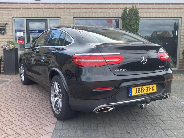 Mercedes-Benz Glc Coupé 250 4MATIC Busin.Sol. AMG | LED | Trekhaak | Camera