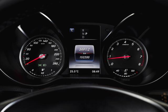 Mercedes-Benz Glc Coupé 250 4MATIC 211 PK Premium AMG Line | S/K-Panodak | Cruise | Stoelverw. | PDC | Camera | App. Connect | ECC | LM 21" |