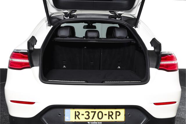 Mercedes-Benz Glc Coupé 250 4MATIC 211 PK Premium AMG Line | S/K-Panodak | Cruise | Stoelverw. | PDC | Camera | App. Connect | ECC | LM 21" |
