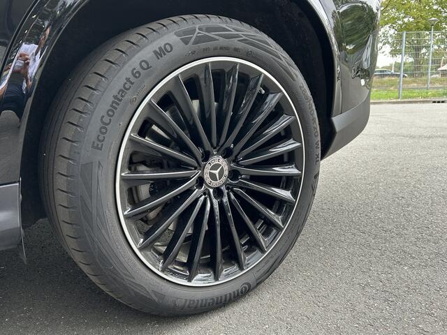 Mercedes-Benz Glc Coupé 300e AMG // Burmester // Distronic // Panoramadak // 360 Camera // Memory // Treeplanken // 20" Multi Spaak Velgen // Achterspoiler