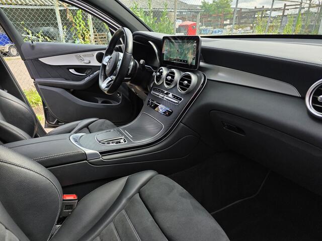 Mercedes-Benz Glc Coupé 300e 4MATIC Business Solution AMG, Full Options!