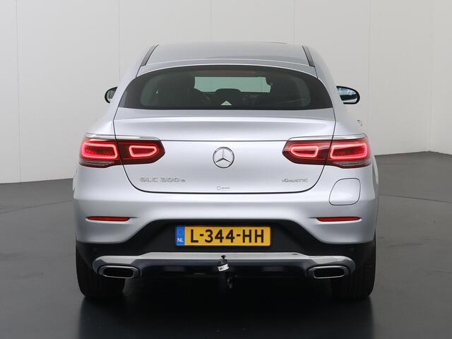 Mercedes-Benz Glc Coupé 300e 4MATIC Premium Plus | Panoramadak | Distronic | Multibeam | 360 graden camera | Sfeerverlichting |
