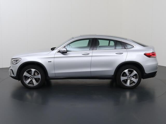 Mercedes-Benz Glc Coupé 300e 4MATIC Premium Plus | Panoramadak | Distronic | Multibeam | 360 graden camera | Sfeerverlichting |