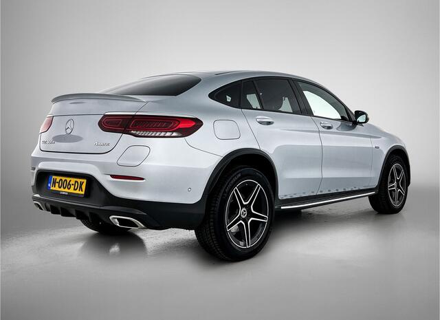 Mercedes-Benz Glc Coupé 300 e 4MATIC AMG Nightpakket | Dode Hoek Ass | Sfeerverlichting | CarPlay | Parkeerpakket met Camera | Inclusief 24 maanden Mercedes-Benz Certified garantie voor Europa. garage-sale