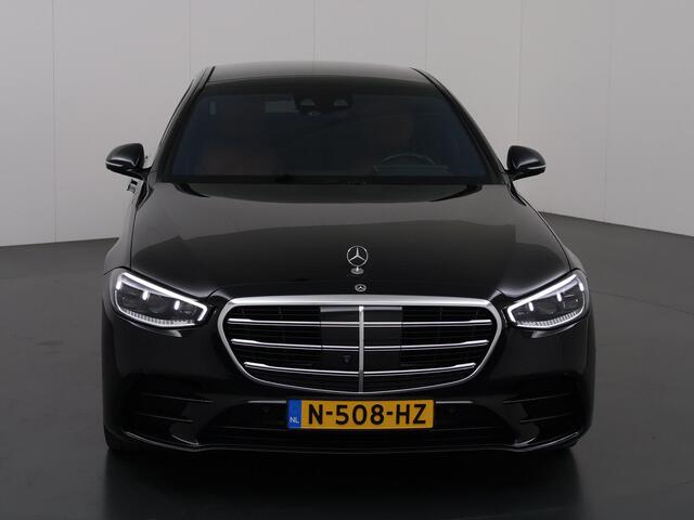 Mercedes-Benz S-KLASSE 450 4MATIC Lang AMG Line | Night | Panoramadak | Headup | Digital Light | 21" lichtmetalen velgen | Burmester | 360 graden camera | Rijassistentiepakket | Sfeerverlichting |