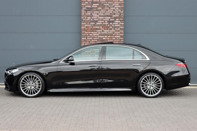 Mercedes-Benz S-KLASSE 450d 4MATIC Lang AMG Line Aut9 | Airmatic | Drive Pilot | Chauffeurspakket | Achterasbesturing | Augmented HUD | Distronic+ | Burmester | Exclusief Nappa Leder | 3D-Display | Vlakkenverwarming | Zonweringspakket |