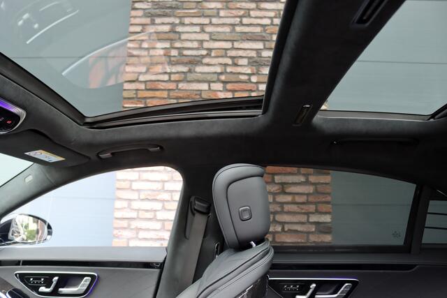 Mercedes-Benz S-KLASSE 400d 4MATIC Lang AMG Line Aut9 | Airmatic | Achterasbesturing | Distronic+ | Zonweringspakket | Burmester | Stoelventilatie | Verwarmd Stuurwiel | HUD | Vlakkenverwarming |