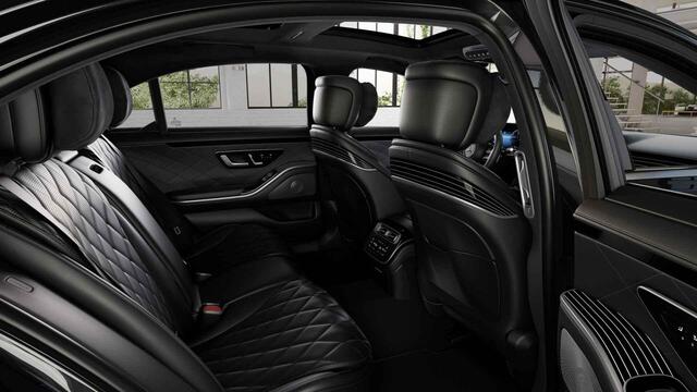 Mercedes-Benz S-KLASSE 580 e 4MATIC Lang AMG Line | Premium Plus | Achterasbesturing | Entertainment | Stoelventilatie | 20" lichtmetalen velgen |