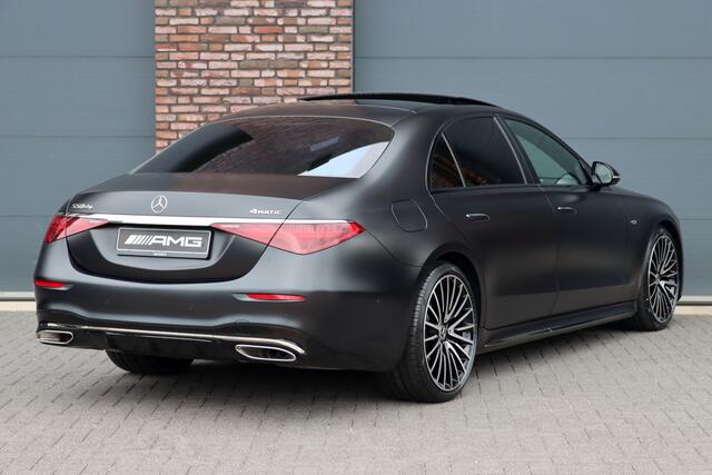 Mercedes-Benz S-KLASSE 580 e 4MATIC Lang AMG Line | Manufaktur | Airmatic | Chauffeurspakket | Achterasbesturing | Augmented HUD | Distronic+ | Burmester | Exclusief Nappa Leder | 3D-Display | Vlakkenverwarming | Zonweringspakket |