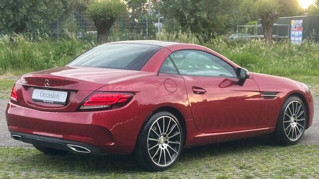 Mercedes-Benz SLC-KLASSE 200 AMG-LINE AUTOMAAT 22.000KM!!! UNIEK!! UNIEK!! CLIMATE CONTROL, NAVIGATIE, LEER, STOELVERWARMING, NEKVERWARMING, WINDSCHERM, NIGHTPAKKET, PANORAMADAK, DODEHOEK ASSIST, PARKEERHULP V/A, LED-LICHT, 18"AMG-VELGEN, ENZ. ENZ.