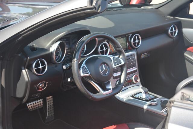 Mercedes-Benz SLC-KLASSE AMG 43 | Navigatie | Panorama VARIOdak | Cruise-control | Stoel en Nekverwarming | Camera | NL auto!! | Dealer onderhouden |