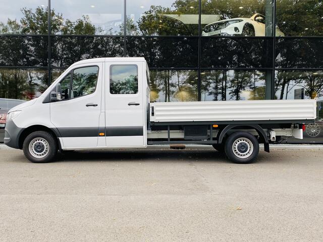 Mercedes-Benz SPRINTER 316 CDI L3 RWD 164PK Dubbele Cabine Open Laadbak (340cm) DoKa 121km // Passagiersbank // 7-Persoons // Comfort Stoel // MBUX Touchscreen // Airco // Apple Carplay